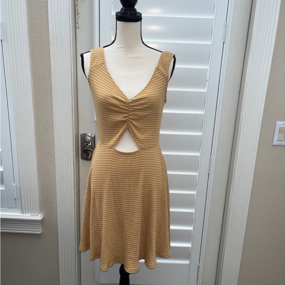 Super cute cut out Abercrombie and fitch striped dress